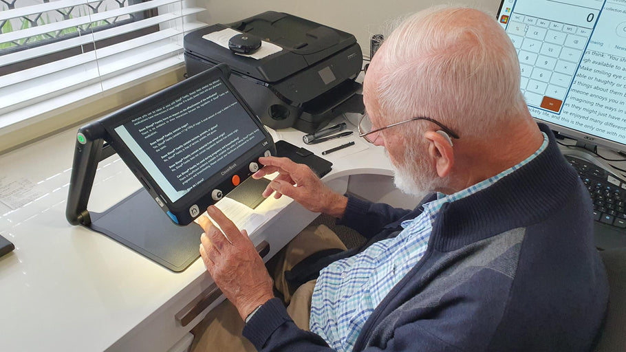 Clover Book Lite helps Queensland man with Age Related Macular Degeneration (AMD)